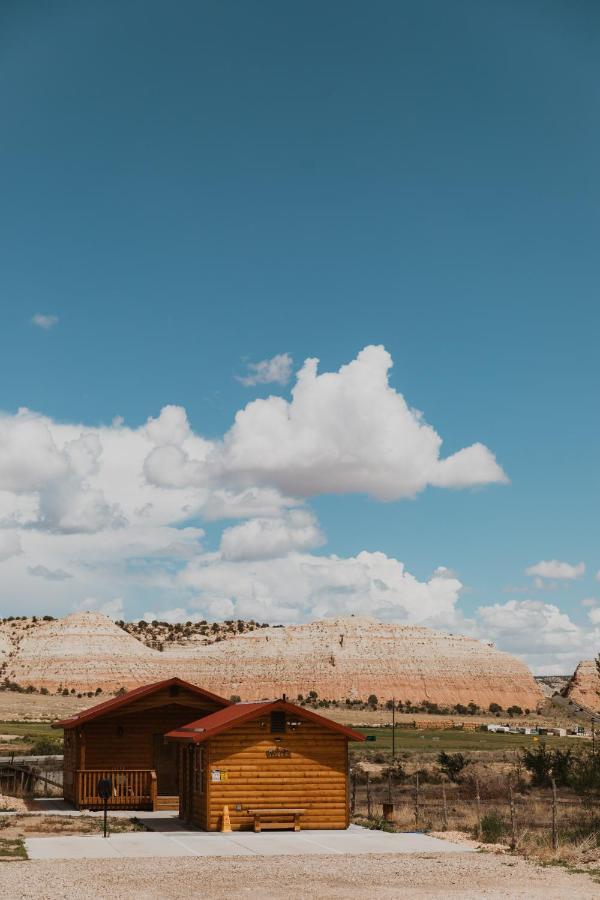 Log Cottages At Bryce Canyon #2 Cannonville Exterior photo
